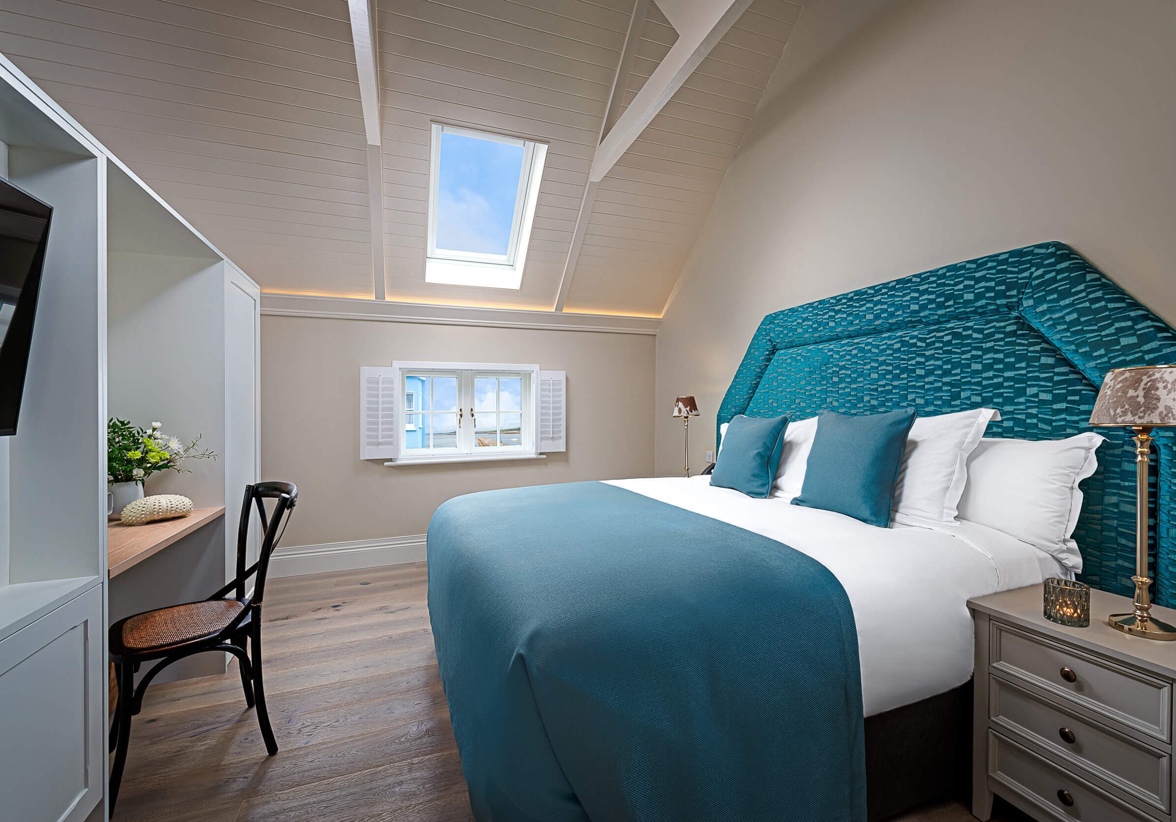 Courtyard Apartment King Bedroom